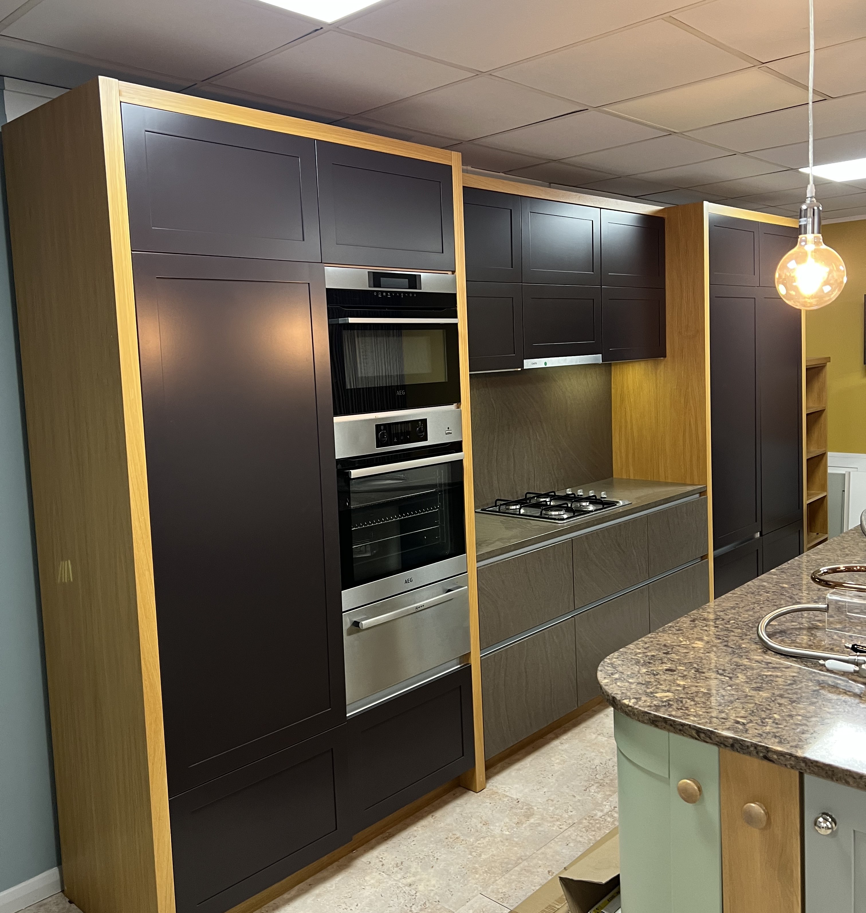 Showroom Kitchens & Joinery Equipment 